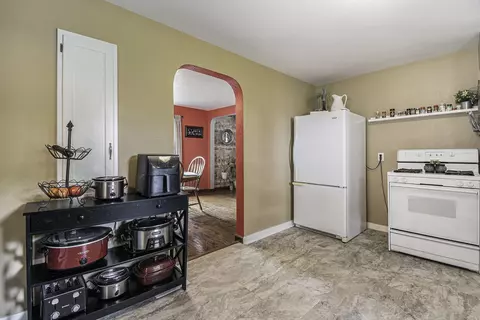 104 E Wabash Ave, Wakarusa, IN 46573 photo 8