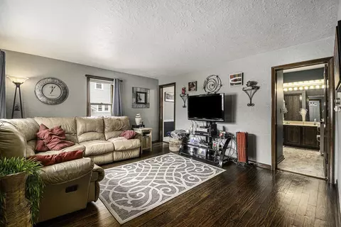 104 E Wabash Ave, Wakarusa, IN 46573 photo 6