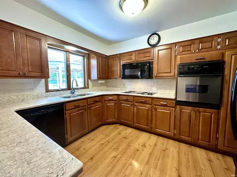 1868 S E St, Jasper, IN 47546 photo 6