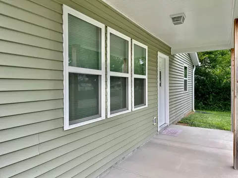 1133 W Oak St, Mitchell, IN 47446 photo 3