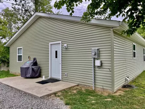 1133 W Oak St, Mitchell, IN 47446 photo 4