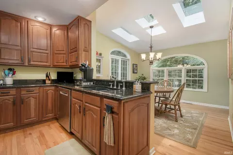 52421 Windover Ln, Granger, IN 46530 photo 9