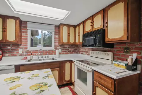 2888 E Bocock Rd, Marion, IN 46952 photo 9
