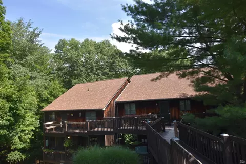 1843 Eagle Bay Dr, Bloomington, IN 47401 photo 1