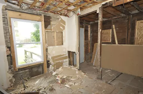 705 E State St, Albany, IN 47320 photo 13