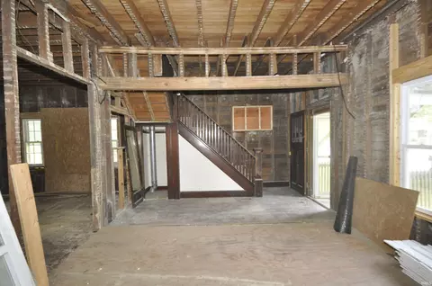 705 E State St, Albany, IN 47320 photo 4