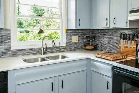 4212 E Morningside Dr, Bloomington, IN 47408 photo 8