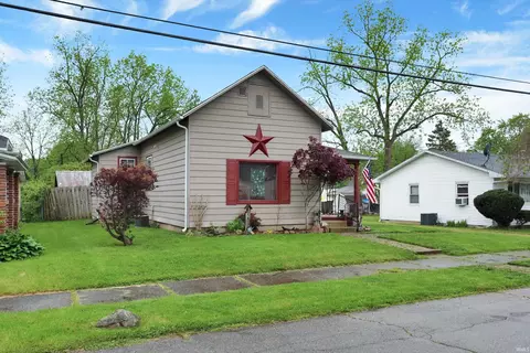211 E Maple St, Spiceland, IN 47385 photo 2