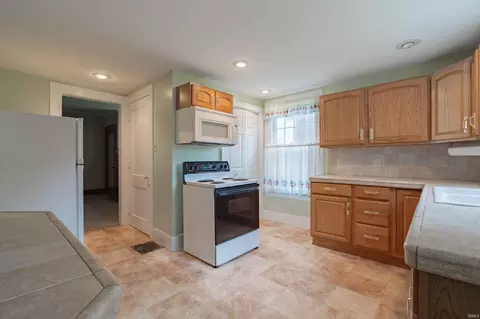 27 Walnut St, Wabash, IN 46992 photo 16