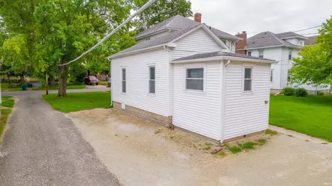 27 Walnut St, Wabash, IN 46992 photo 5