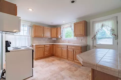 27 Walnut St, Wabash, IN 46992 photo 14