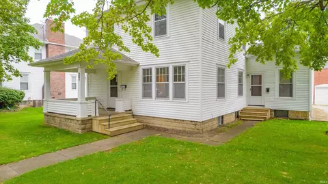 27 Walnut St, Wabash, IN 46992 photo 2
