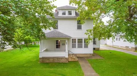 27 Walnut St, Wabash, IN 46992 photo 3
