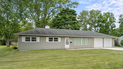 239 S Baxter St, Auburn, IN 46706 photo 1