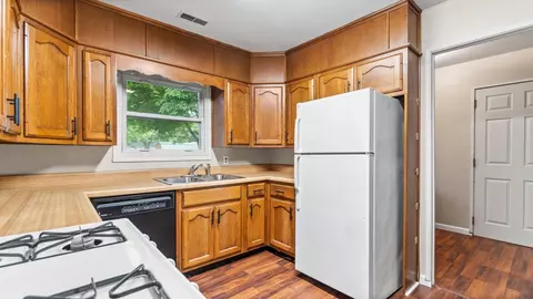 239 S Baxter St, Auburn, IN 46706 photo 15