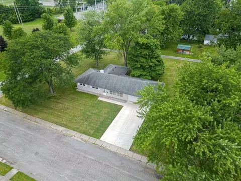 239 S Baxter St, Auburn, IN 46706 photo 5
