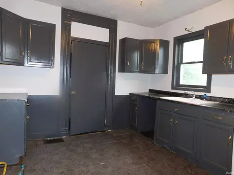 121 E 9th St, Muncie, IN 47302 photo 7