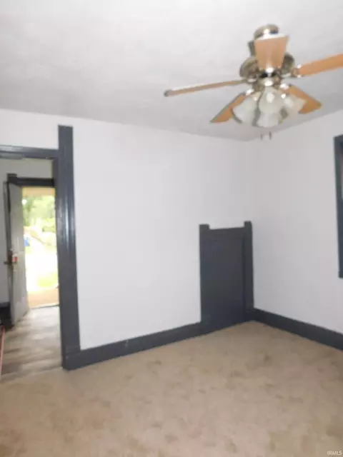 121 E 9th St, Muncie, IN 47302 photo 5