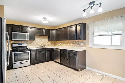 2801 W Brookfield Dr, Muncie, IN 47302 photo 6