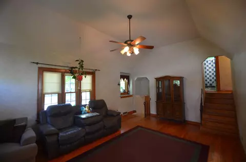 716 E 5th St, Auburn, IN 46706 photo 5