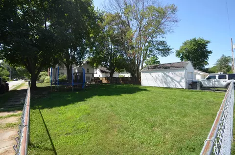 716 E 5th St, Auburn, IN 46706 photo 2