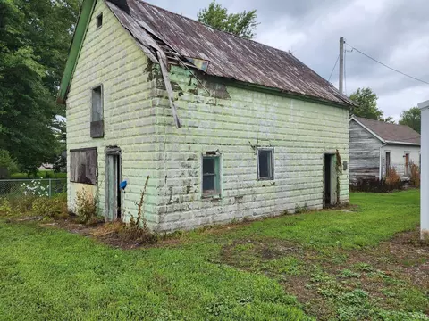 302 E Grace St, Walton, IN 46994 photo 20