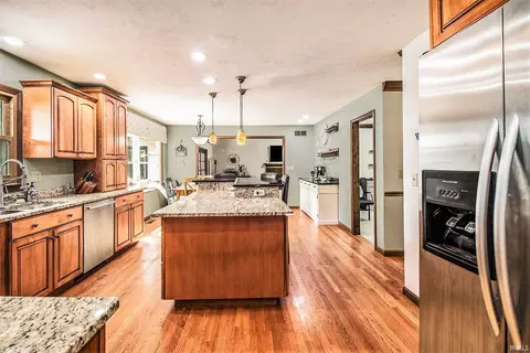 52160 Arrowhead Cir, Granger, IN 46530 photo 4