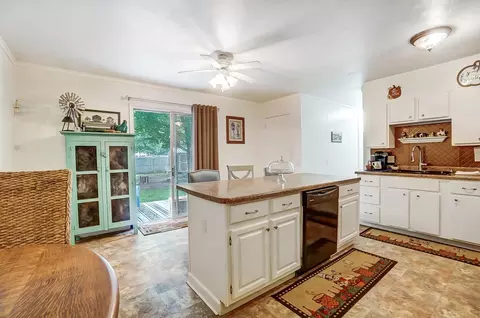404 N Maple St, Lagrange, IN 46761 photo 2