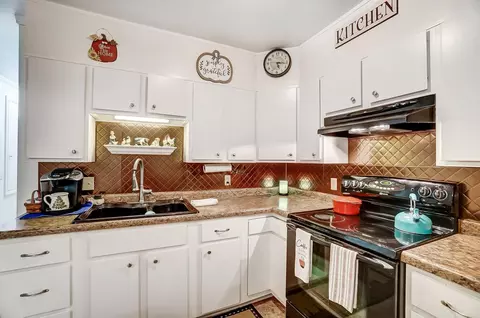 404 N Maple St, Lagrange, IN 46761 photo 8