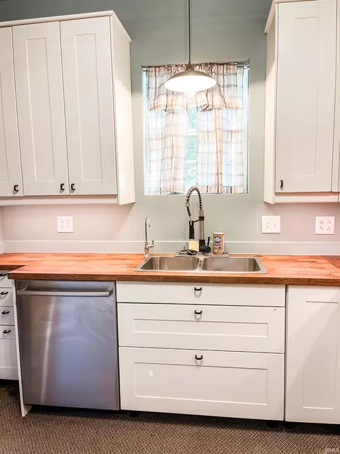 402 E Wall St, Advance, IN 46102 photo 18