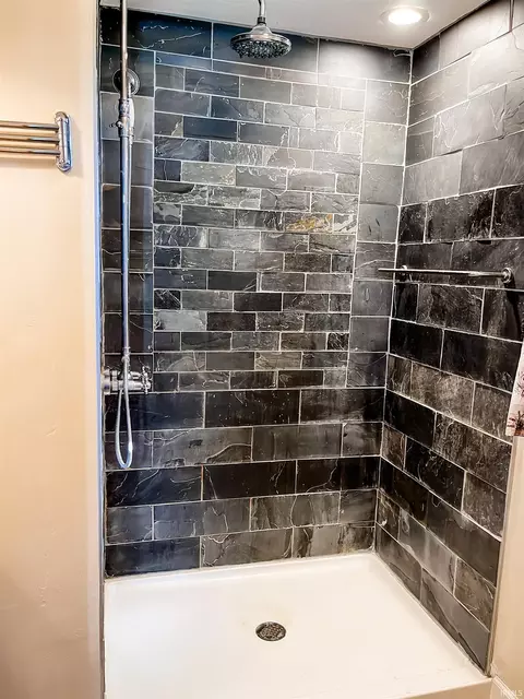 402 E Wall St, Advance, IN 46102 photo 13