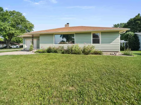 700 E 3rd St, Auburn, IN 46706 photo 1