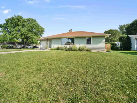 700 E 3rd St, Auburn, IN 46706 photo 2