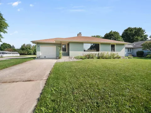 700 E 3rd St, Auburn, IN 46706 photo 3