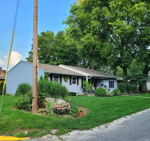 215 N Walnut St, Delphi, IN 46923 photo 2