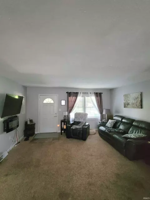 215 N Walnut St, Delphi, IN 46923 photo 6