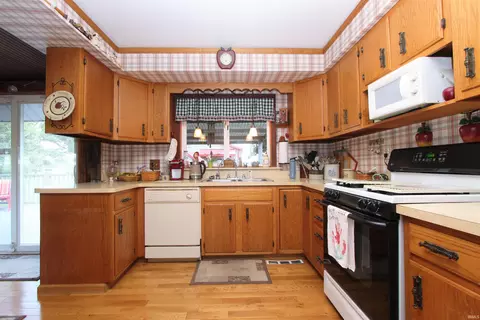 13530 S Juniper Rd, Argos, IN 46501 photo 10
