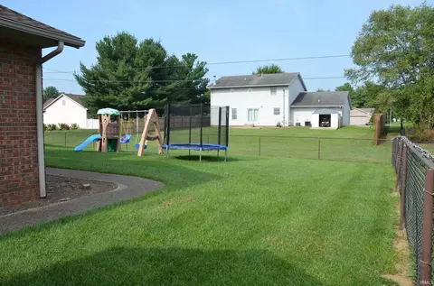 333 Daisy Ln, Jasper, IN 47546 photo 2