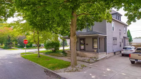 205 W Sinclair St, Wabash, IN 46992 photo 2