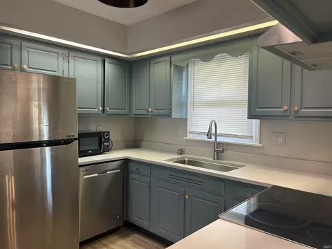718 E Crestline Dr, Bloomington, IN 47401 photo 5