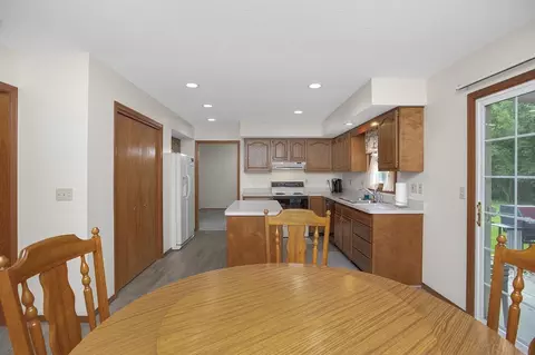 12350 Campfire Dr, Granger, IN 46530 photo 8