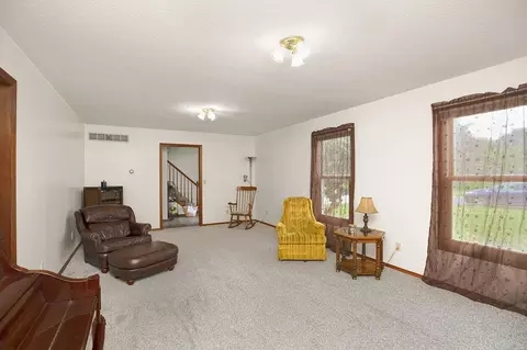 12350 Campfire Dr, Granger, IN 46530 photo 5