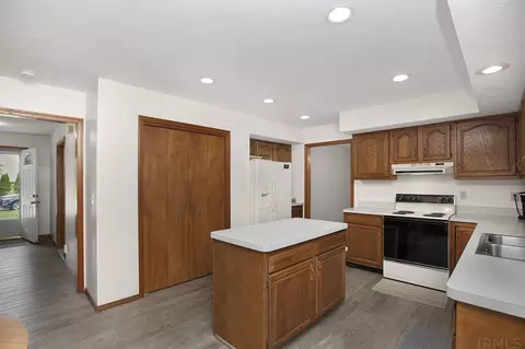 12350 Campfire Dr, Granger, IN 46530 photo 10