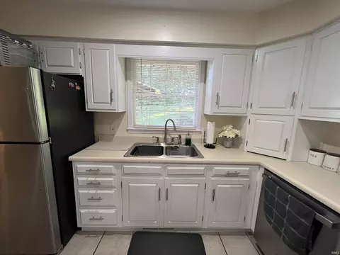 641 E 21st St, Ferdinand, IN 47532 photo 7
