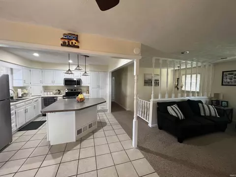 641 E 21st St, Ferdinand, IN 47532 photo 5