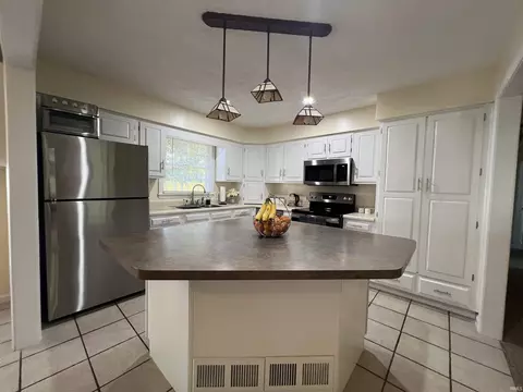 641 E 21st St, Ferdinand, IN 47532 photo 9