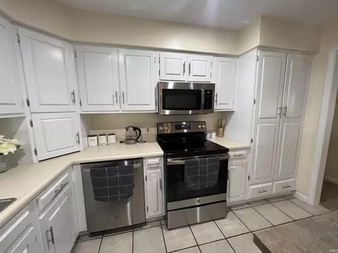 641 E 21st St, Ferdinand, IN 47532 photo 8