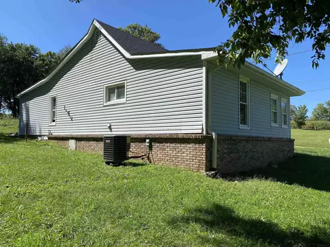 1323 Lawrenceport Main, Mitchell, IN 47446 photo 5
