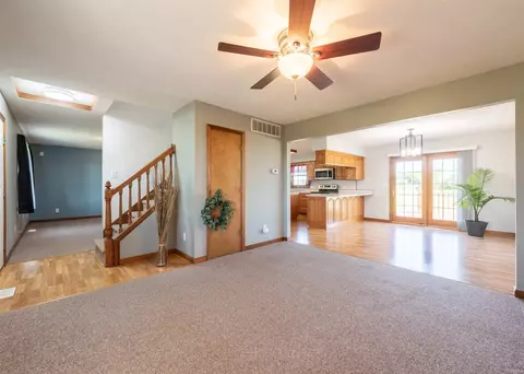 9470 W Carmichael Rd, Bloomington, IN 47403 photo 2