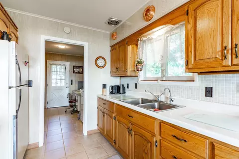 1075 S 495 E, Lagrange, IN 46761 photo 11